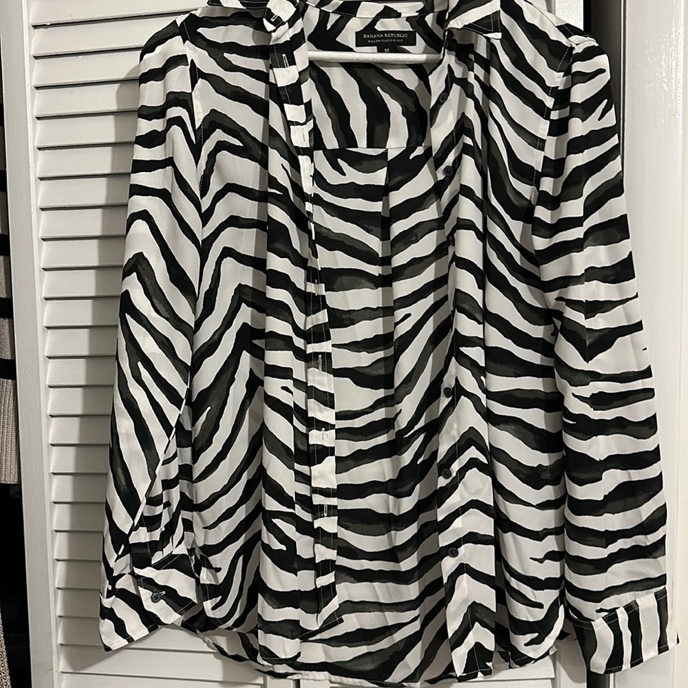 Banana Republic Zebra Dillon Classic Fit Button Up